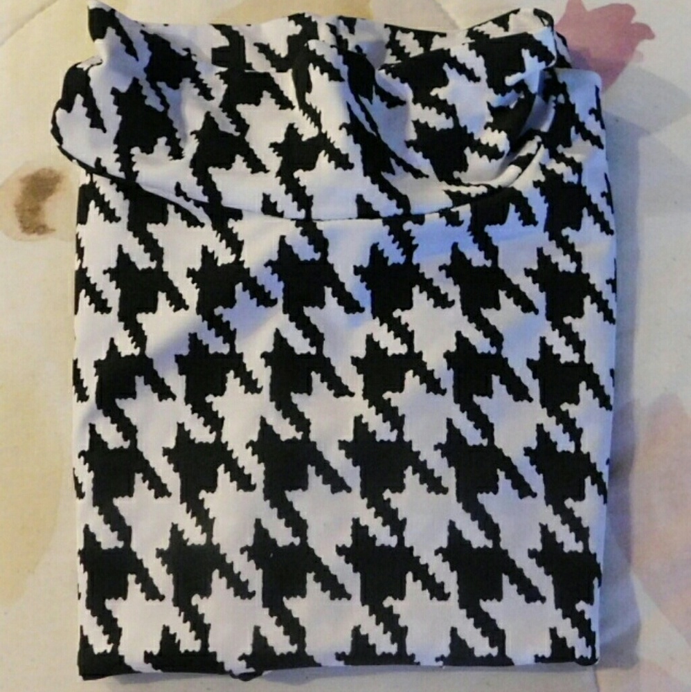 Houndstooth turnic